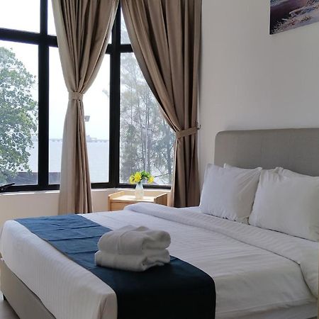 Tangga Batu Mutiara Melaka Beach Resort - Islamic Compliance Only מראה חיצוני תמונה