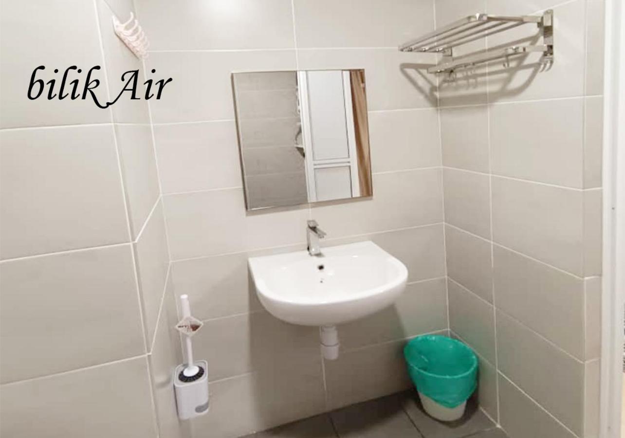 Tangga Batu Mutiara Melaka Beach Resort - Islamic Compliance Only מראה חיצוני תמונה